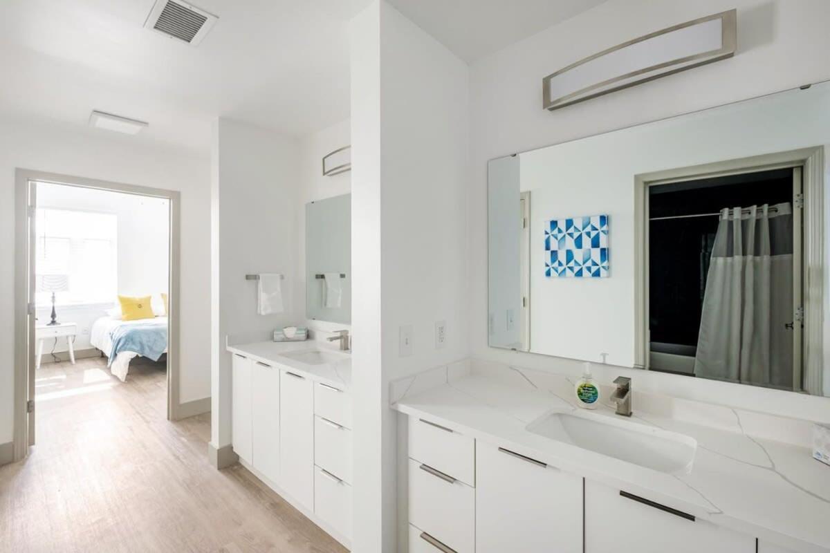 4B 3Ba Premium Family Apartment With Gym 샬럿 외부 사진