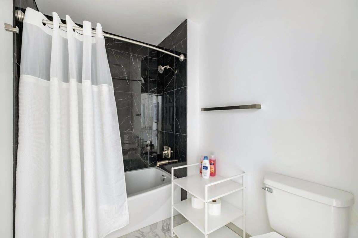 4B 3Ba Premium Family Apartment With Gym 샬럿 외부 사진