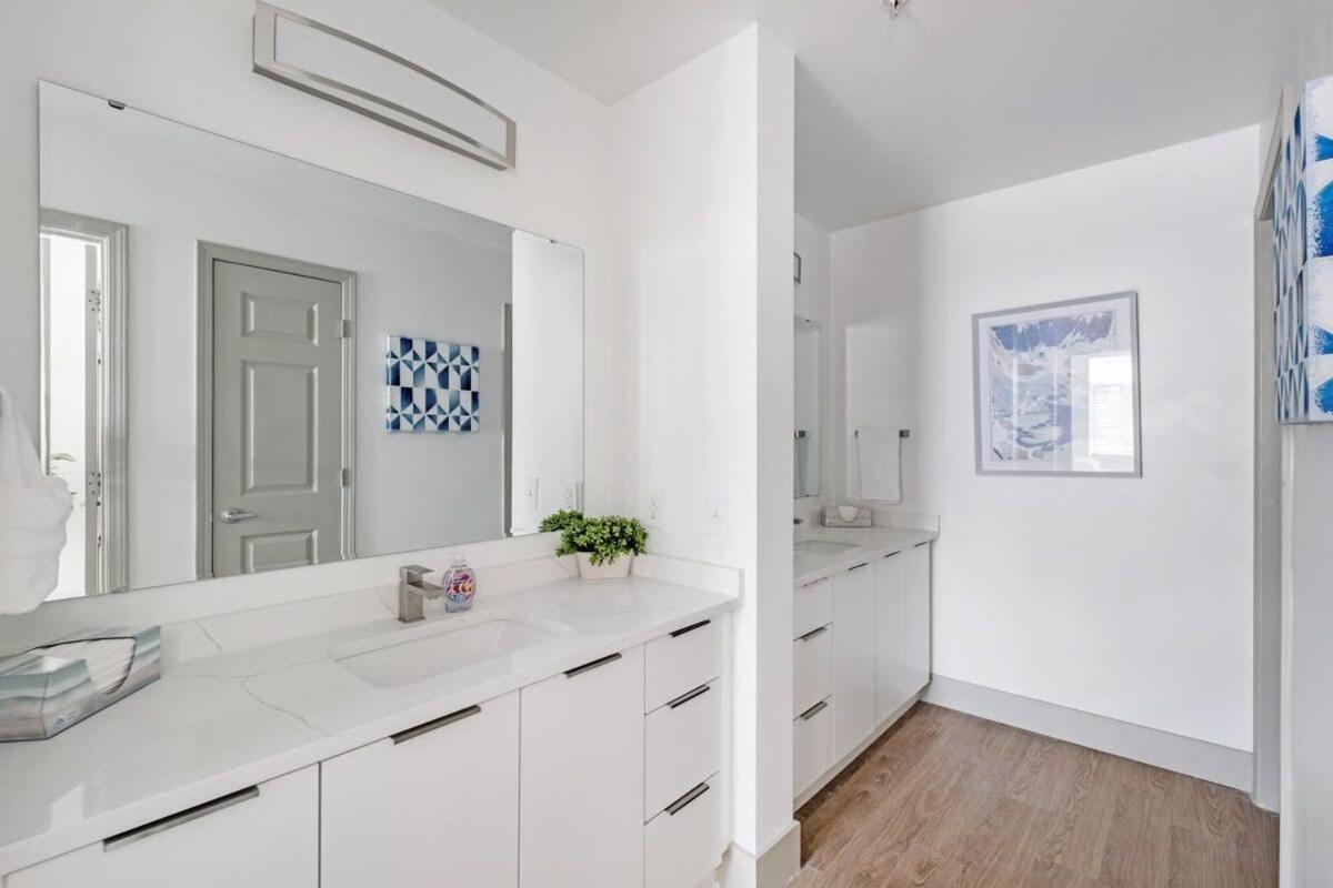 4B 3Ba Premium Family Apartment With Gym 샬럿 외부 사진